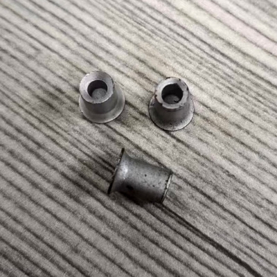自己の穿孔は穿孔が3.1mm 7.45mmの頭部を穴の中のリベットで留めるDacrometの終わりの自己をリベットで留める