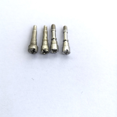 Multistrokeの冷たい先頭に立たれた締める物M4x20非標準的なZincplating